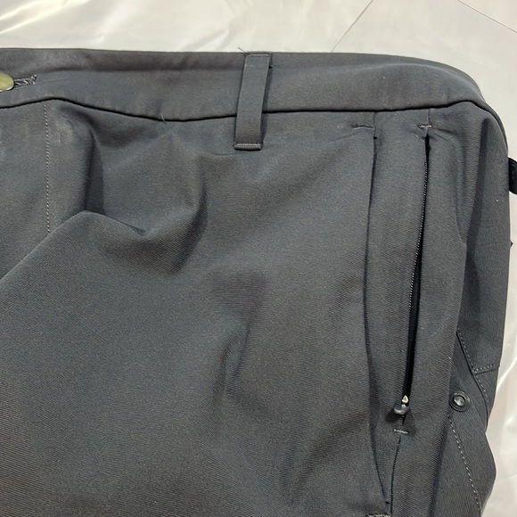 Lululemon GRAY Commission Pant 38 men SHORT INSEAM snap back pockets tapered leg - Picture 5 of 16